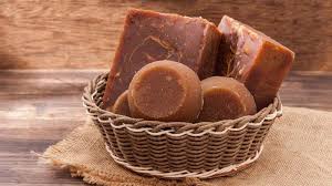 শীতে যে জন্য খাবেন খেজুরের গুড়